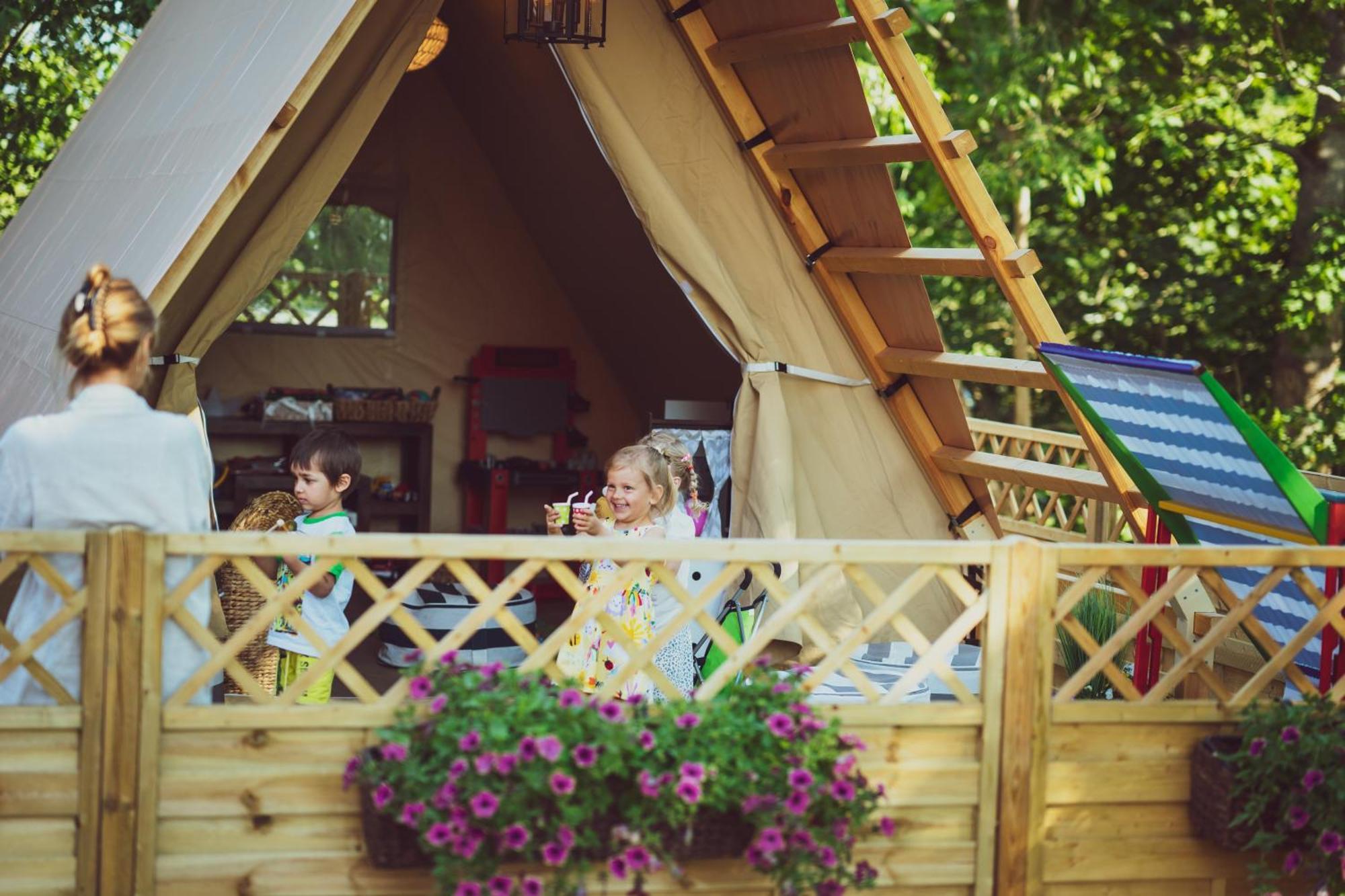 Mia Glamping Hotel Orissaare Luaran gambar