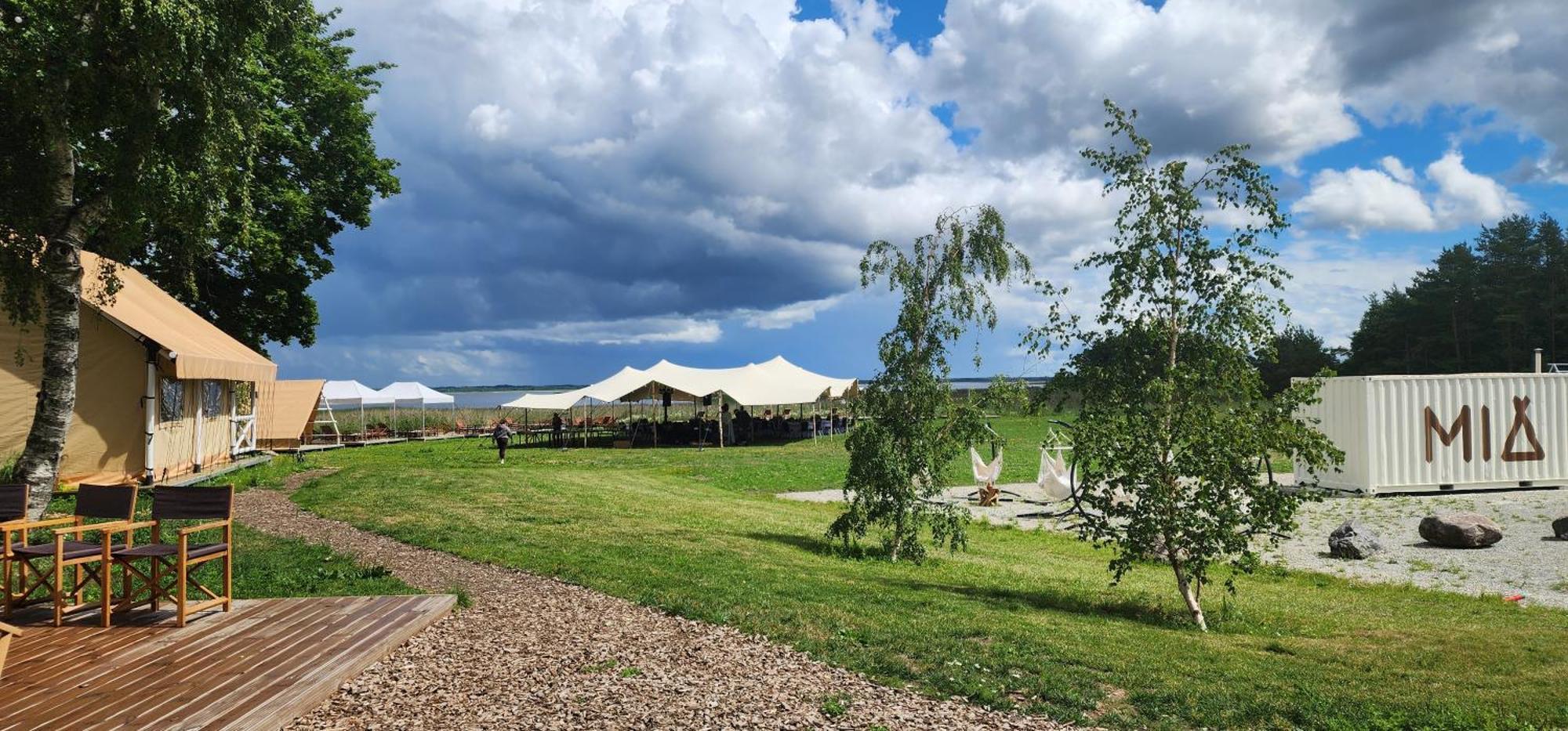 Mia Glamping Hotel Orissaare Luaran gambar